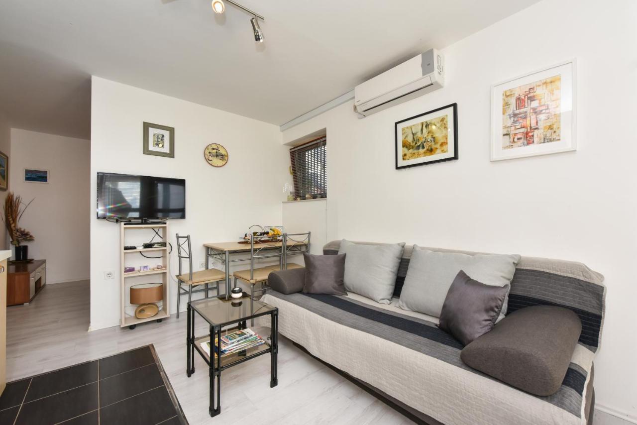 Lovely Apartment In The Groundfloor Zadar Exteriér fotografie